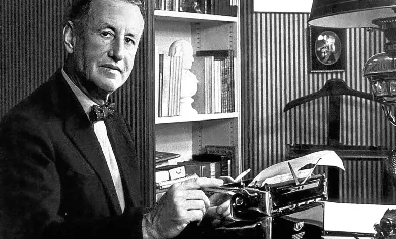 The Ultimate Guide to Ian Fleming's James Bond Novels
