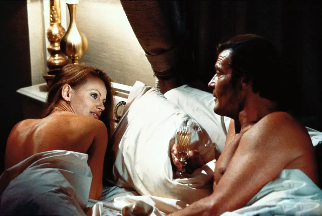 Sensual scene between Bond and Magda.
